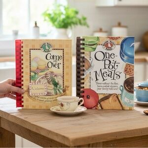 Gooseberry Patch Set of 2 Cookbooks Come on Over and One-Pot Meals